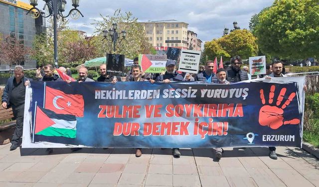 Erzurum'da sağlıkçılar 132'nci kez Gazze için yürüdü