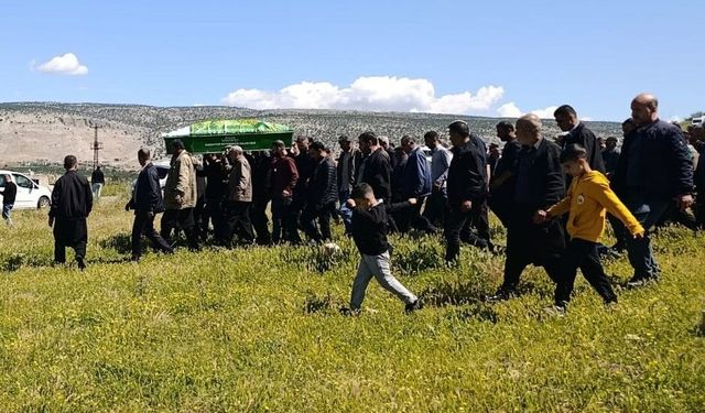 Geri manevra yaparken 1,5 yaşındaki torununu ezdi