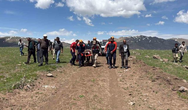 Kayalık alandan düşen 14 yaşındaki çocuk hastaneye kaldırıldı