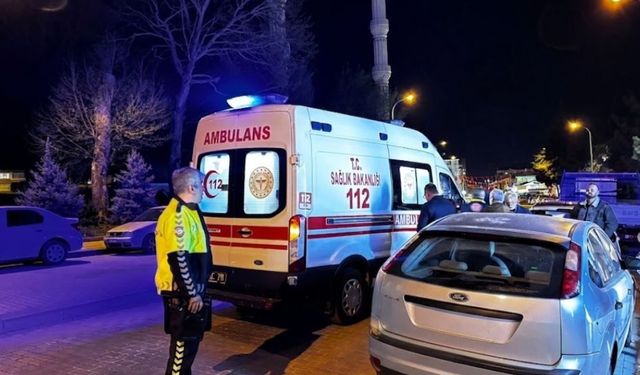 Motosiklet yayaya çarptı: 2 yaralı