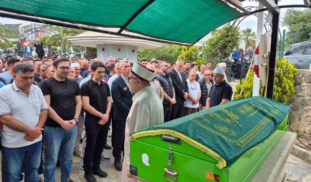 Motosikletin çarpması sonucu hayatını kaybeden imam son yolculuğuna uğurlandı