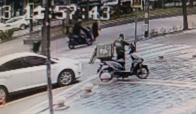 Motosikletin yayaya çarpma anı kamerada