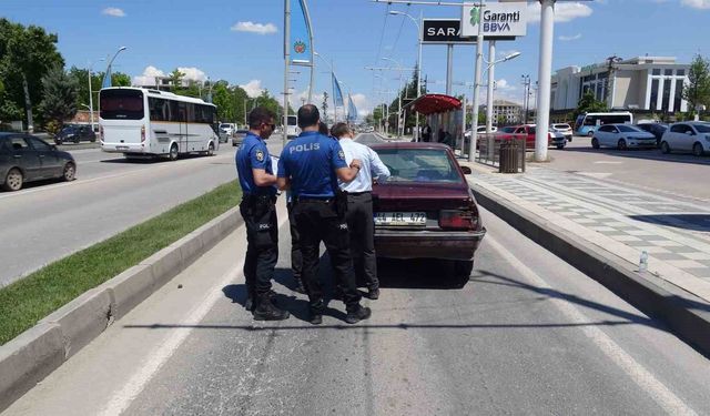 otomobil çarpıştı: 5 yaralı