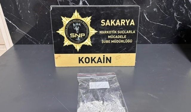 Polis ekiplerinin durdurduğu araçtan kokain çıktı: Sürücü tutuklandı