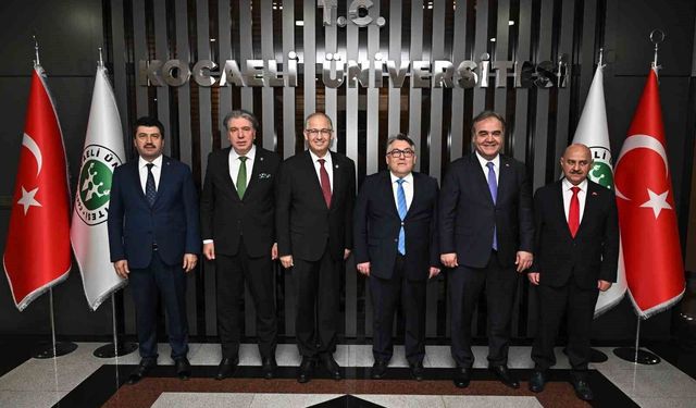 Rektör Özölçer, Türkiye'nin En Büyük Öğrenci Kongresi'nde genç araştırmacılarla bir araya geldi