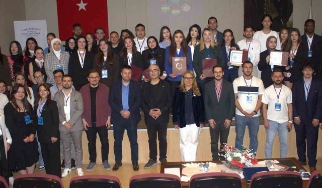 Türk dünyasının geleceği ve bölgesel güç dengesi Kütahya'da masaya yatırıldı