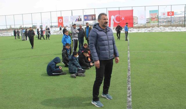 Vanlı eğitimciden şampiyonluklarla dolu 20 yıllık veda