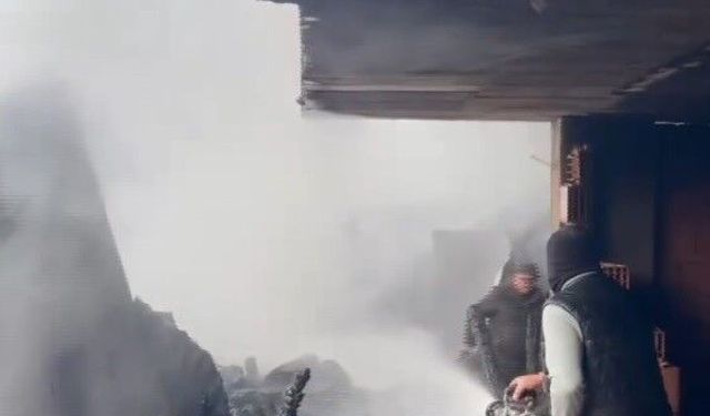 Yangında 2 evde hasar oluştu