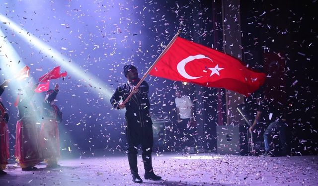IĞDIR’DA KÜLTÜR RÜZGARI: ÖĞRETMENLER SAHNEDE BÜYÜLEDİ