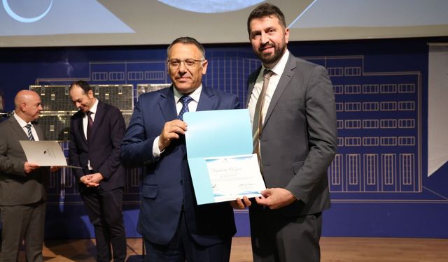 Rektör Gürel, "Türkiye’nin Ay Görevi: Bilimsel Çalışma Grubu Toplantısı"na Katıldı