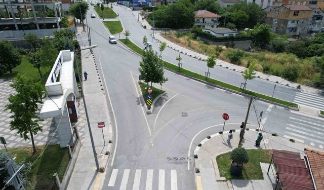 Arnavutköy'de tehlikeli kavşak vatandaşları isyan ettirdi
