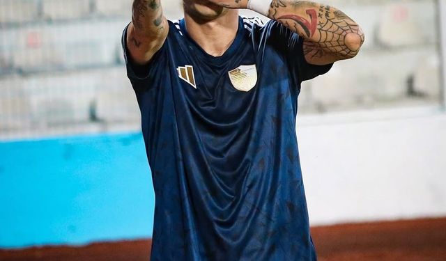 Benhur Keser Erzurumspor'a veda etti