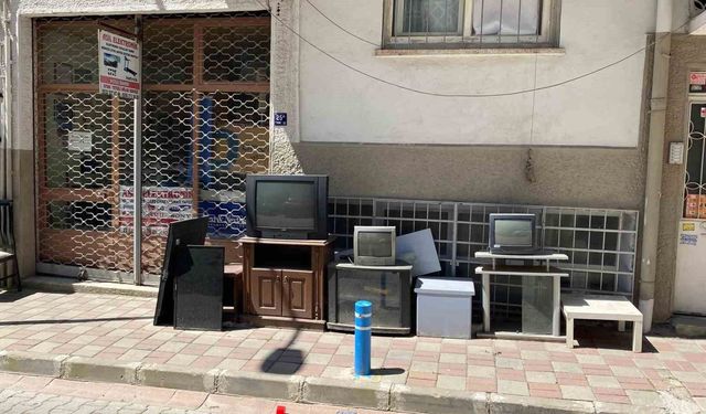 Bir dönemin vazgeçilmezi tüplü televizyonlar, şimdilerde nostalji yaşatıyor