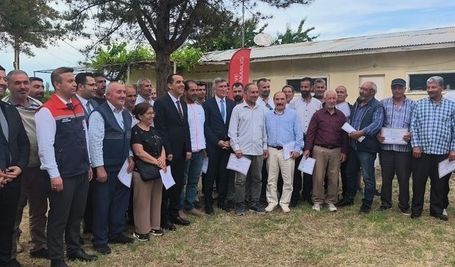 IĞDIR'DA 53 ARICIYA 300 ARILI KOVAN DAĞITILDI