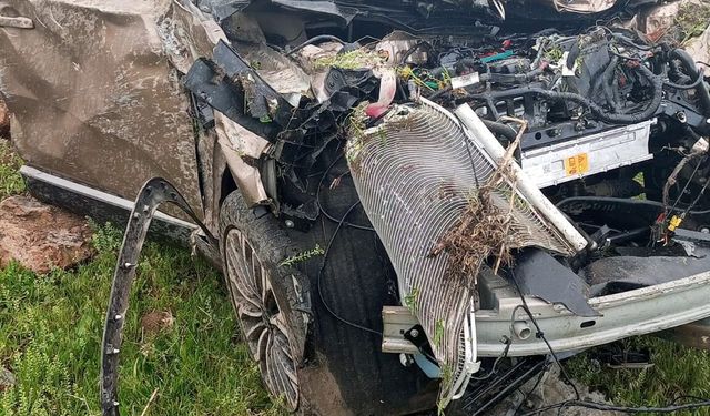 Dağpınar Mevkiinde Trafik Kazası: 2 Kişi Yaralandı