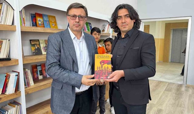 Dr. Cengiz Çelik, Ağrı'da okurlarıyla buluştu