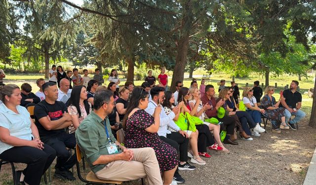 KUZEY MAKEDONYA’DA IĞDIR RÜZGÂRI: ERASMUS + YEŞİL DİLLER PROJESİNİN SON HAREKETLİLİĞİ GERÇEKLEŞTİ.