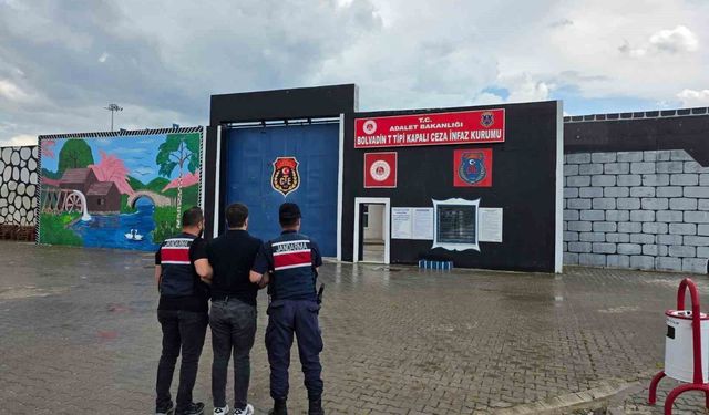 FETÖ'den aranan şahsı jandarma yakaladı