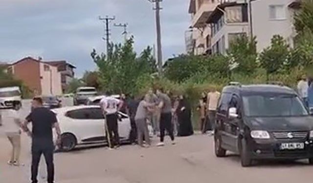 Gölcük’te iki aile  arasındaki silahlı sopalı kavgada : 5 kişi yaralandı