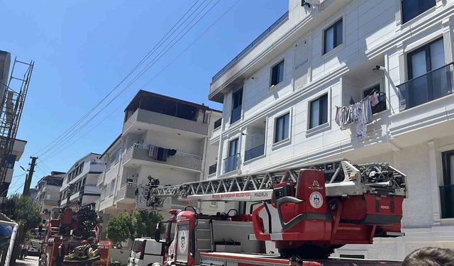Hamile anne ve 2 çocuğu kurtarıldı