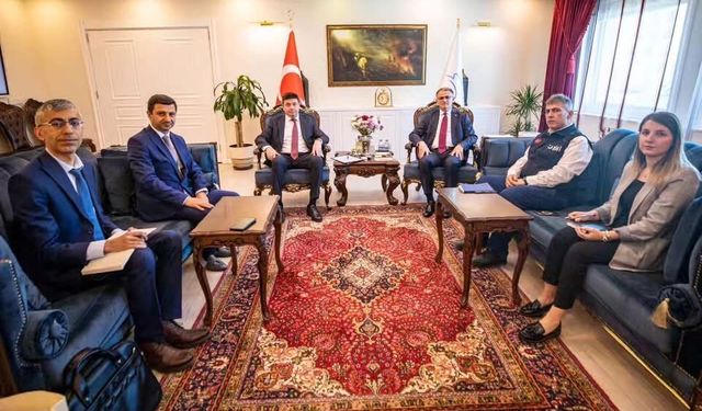Azerbaycan Kars Başkonsolosu ve Beraberindeki Heyet Van Valisi’ni Ziyaret Etti