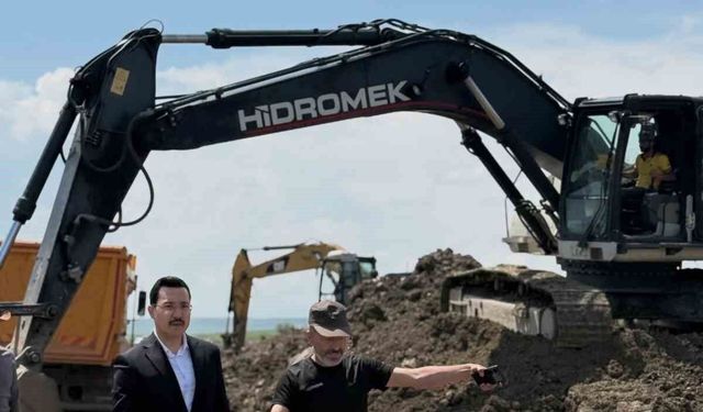 Kaymakam Demirtaş demiryolu şantiyesinde incelemelerde bulundu