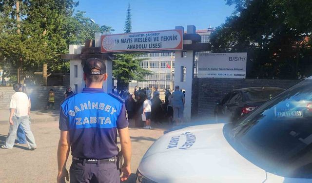 Şahinbey zabıta ekipleri LGS'de öğrencilerin yanında oldu