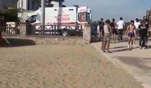 Serinlemek için girdiği suda boğuldu, kardeşi hastaneye kaldırıldı