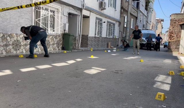 Sokak ortasında kurşun yağmuruna tutulan şahıs ağır yaralandı