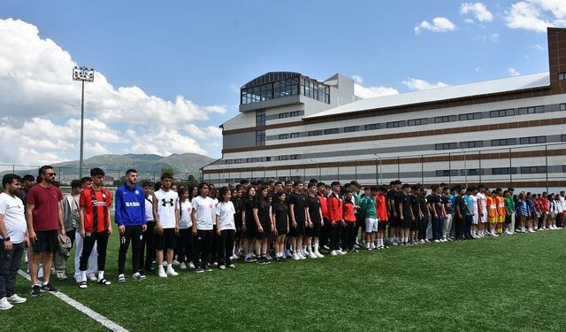 Sokaklar bizim futbol turnuvası başladı