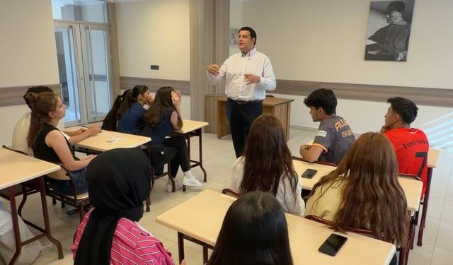 Yılmaz'dan YKS'ye girecek öğrencilere moral ve destek mesajı