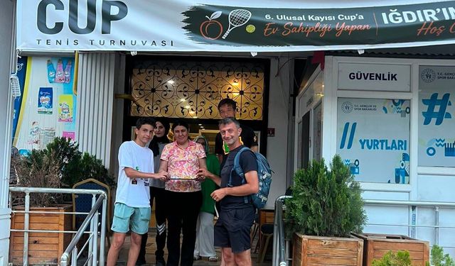 Iğdır'da Tenis Sporcularına Sıcak Karşılama: "Iğdır'daki Ailenize Hoş Geldiniz"