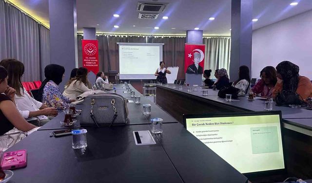 Adana'da çocuk kuruluşu personeline etkili iletişim eğitimi