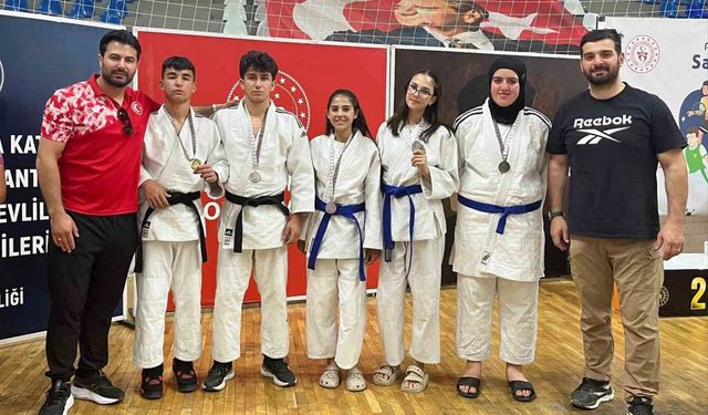 Ağrılı judocular Mardin'deki yarı final biletini aldı