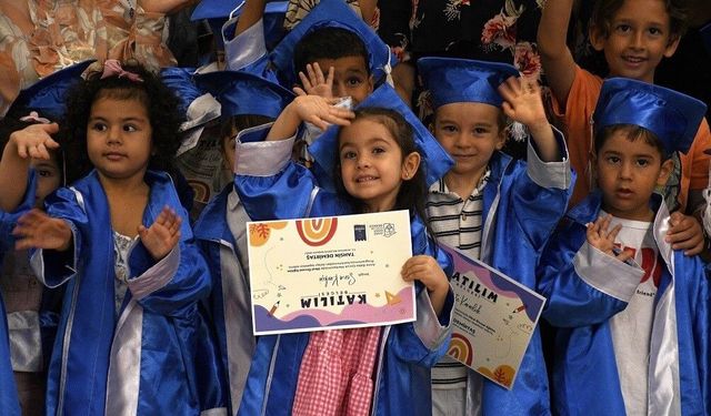 Anne Baba Çocuk Merkezi'ndeki minikler mezun oldu