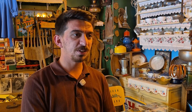 Binlerce antika ile süslenen müze görünümlü ilginç kafe