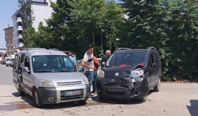 Iğdır’da Maddi Hasarlı Trafik Kazası