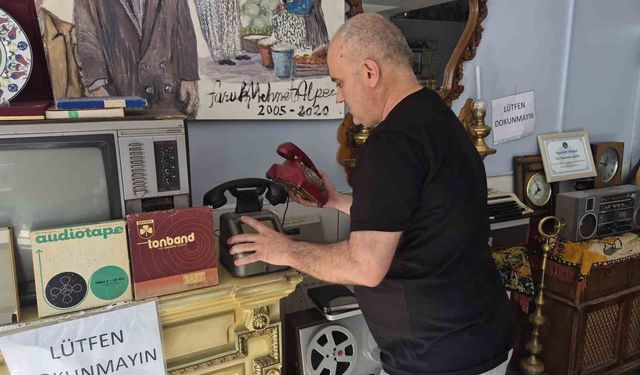 İçindeki 'ukde' binlerce parçadan oluşan bir antika koleksiyonuna dönüştü