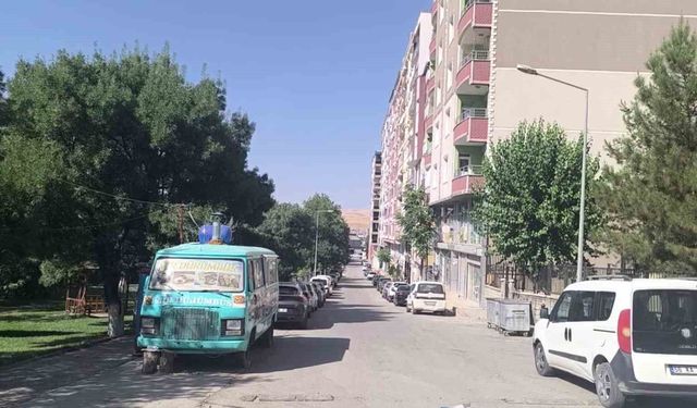 Kurtalan'da sıcak hava sokakları boşalttı