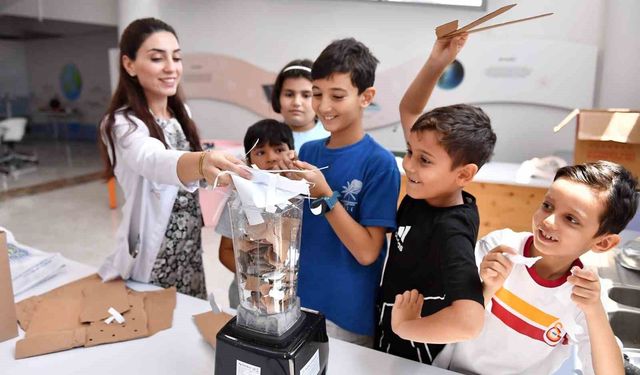 Mersin'de çocuklar yaz tatilini bilimle geçiriyor