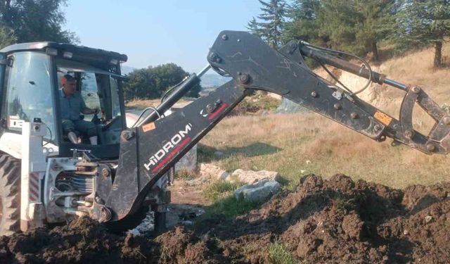 Muhtarın cabasıyla tarihi çeşme tekrar akmaya başladı