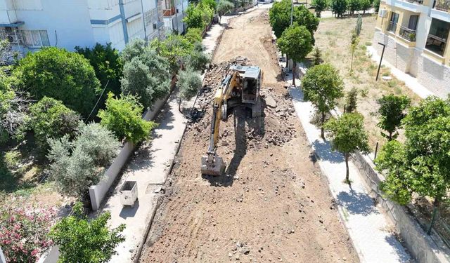 Nazilli'de yol, altyapı ve park çalışmaları sürüyor
