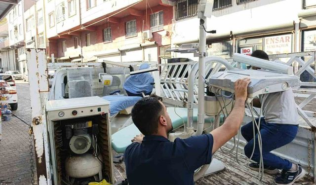 Ruhsatsız 2 diş merkezi mühürlendi
