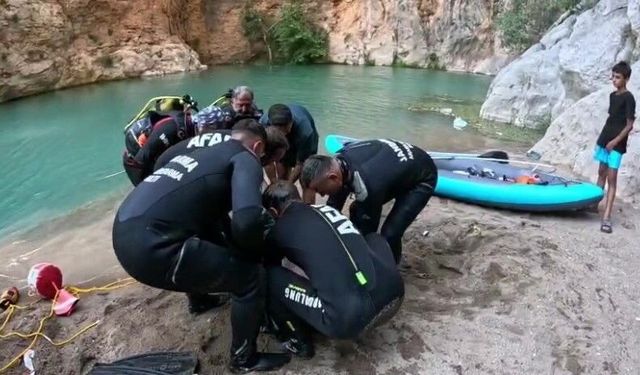 Serinlemek için girdiği suda hayatını kaybetti