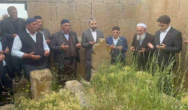Tekman Kaymakamı Demirkol'dan Şeyh Süleyman Efendi Türbesi'ne ziyaret