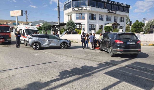 Van'da trafik kazası: 2 yaralı