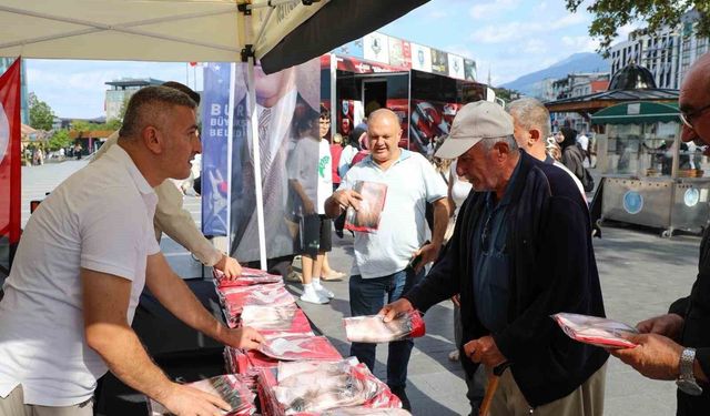 Bursa'da zafer coşkusu ay yıldız ile taçlandı