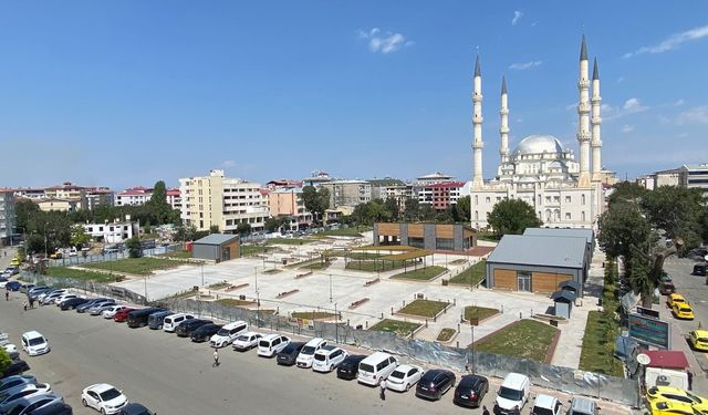 Haydar Aliyev Parkı Neden Açılmıyor?