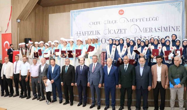 Erzurum'da 54 hafız icazet belgesini aldı