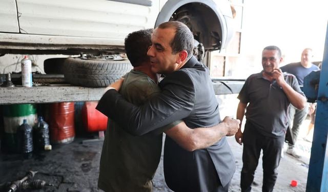 Sanatkârlarla Kucaklaştı